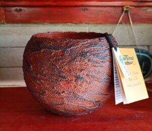 Dekorativna tegla za cvijeće Mia unikatna ciglasto crna
