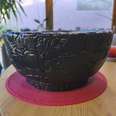 Tegla Siena dekor crna sa zlatno crvenim