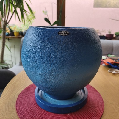 Roma tegla za cvijeće plavih nijansi